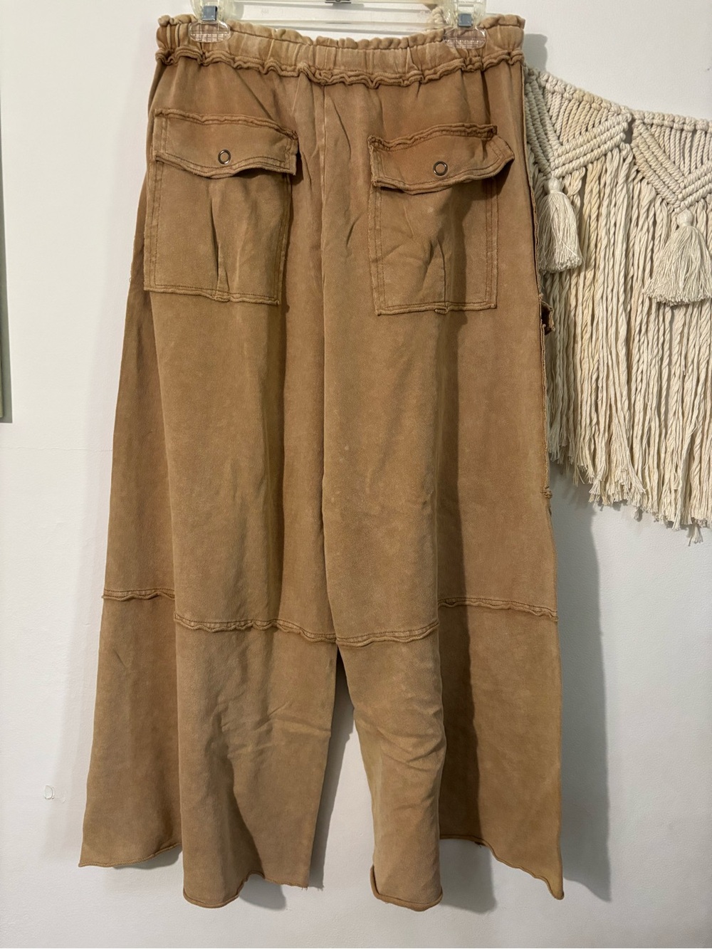 easel Women’s Washed Tan Cargo Drawstring Wide Leg Pants - Picture 4 of 9